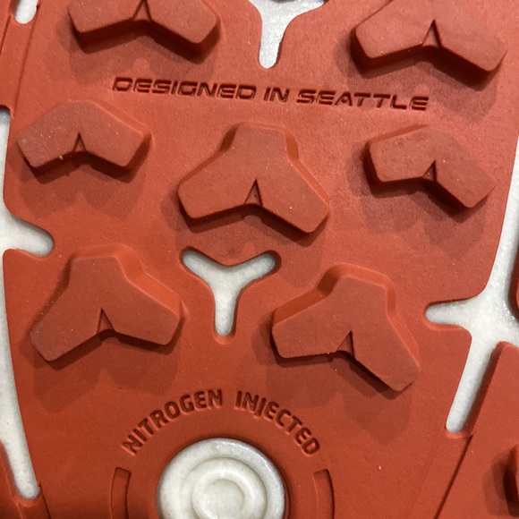 Brooks Caldera 6 Trail Running Men shoes. - Picture 13 of 16